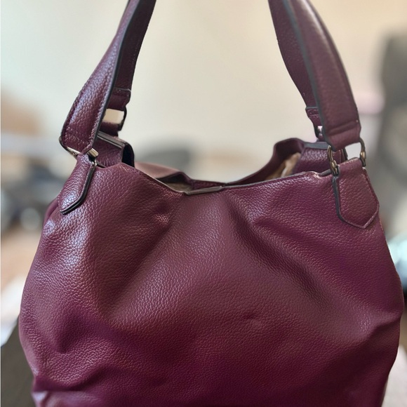 Handbags - Elegant Burgundy Leather Tote Bag
